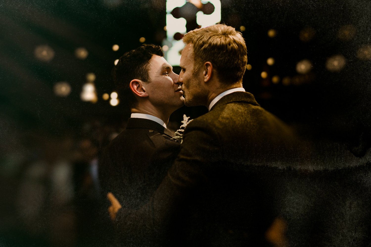 amsterdam wedding photography just married kiss