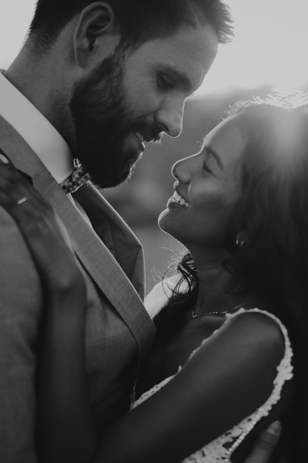 amsterdam wedding photographer mark hadden - couple portraits at sunset in tuscany