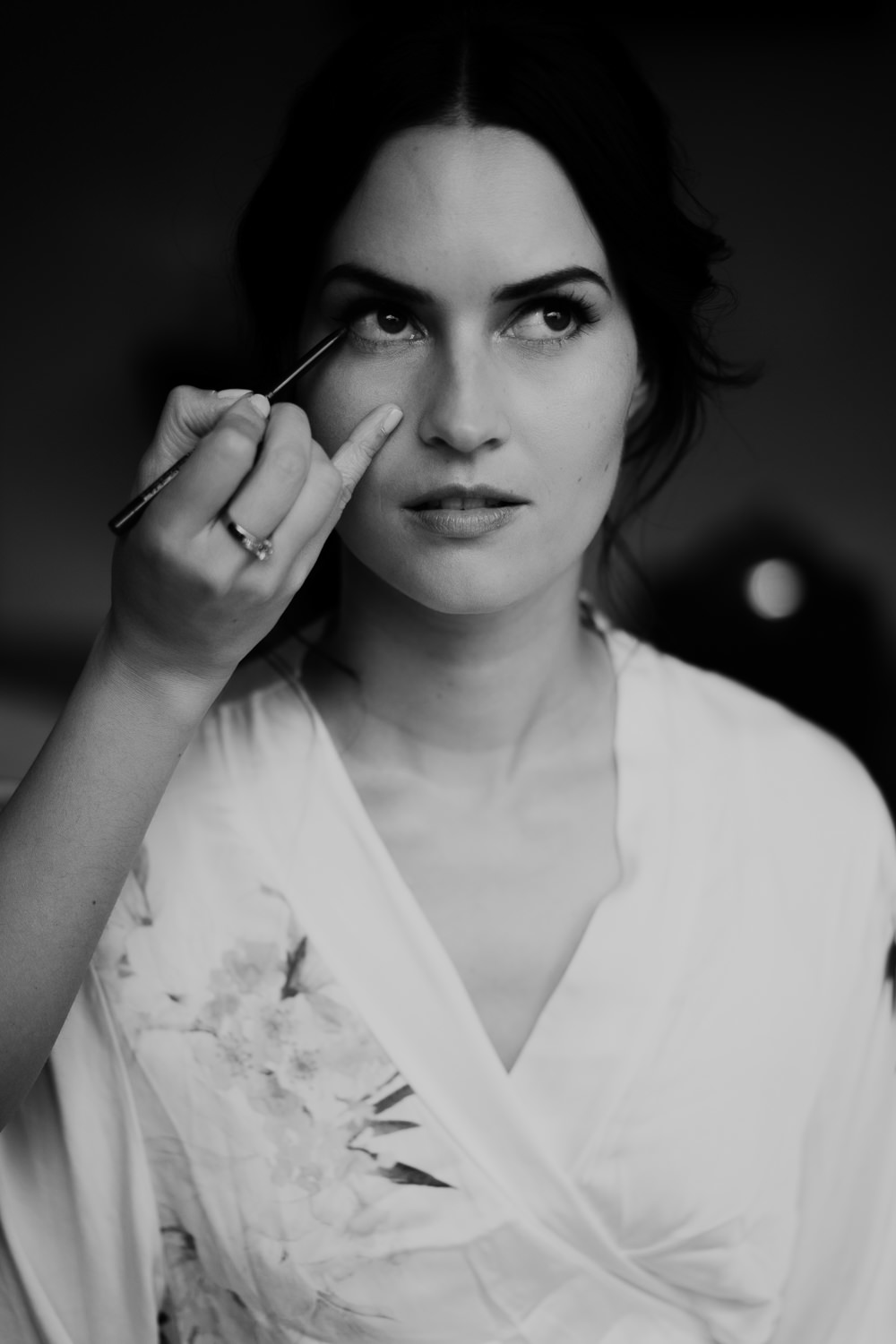 make up final touches for bride wedding hortus amsterdam 