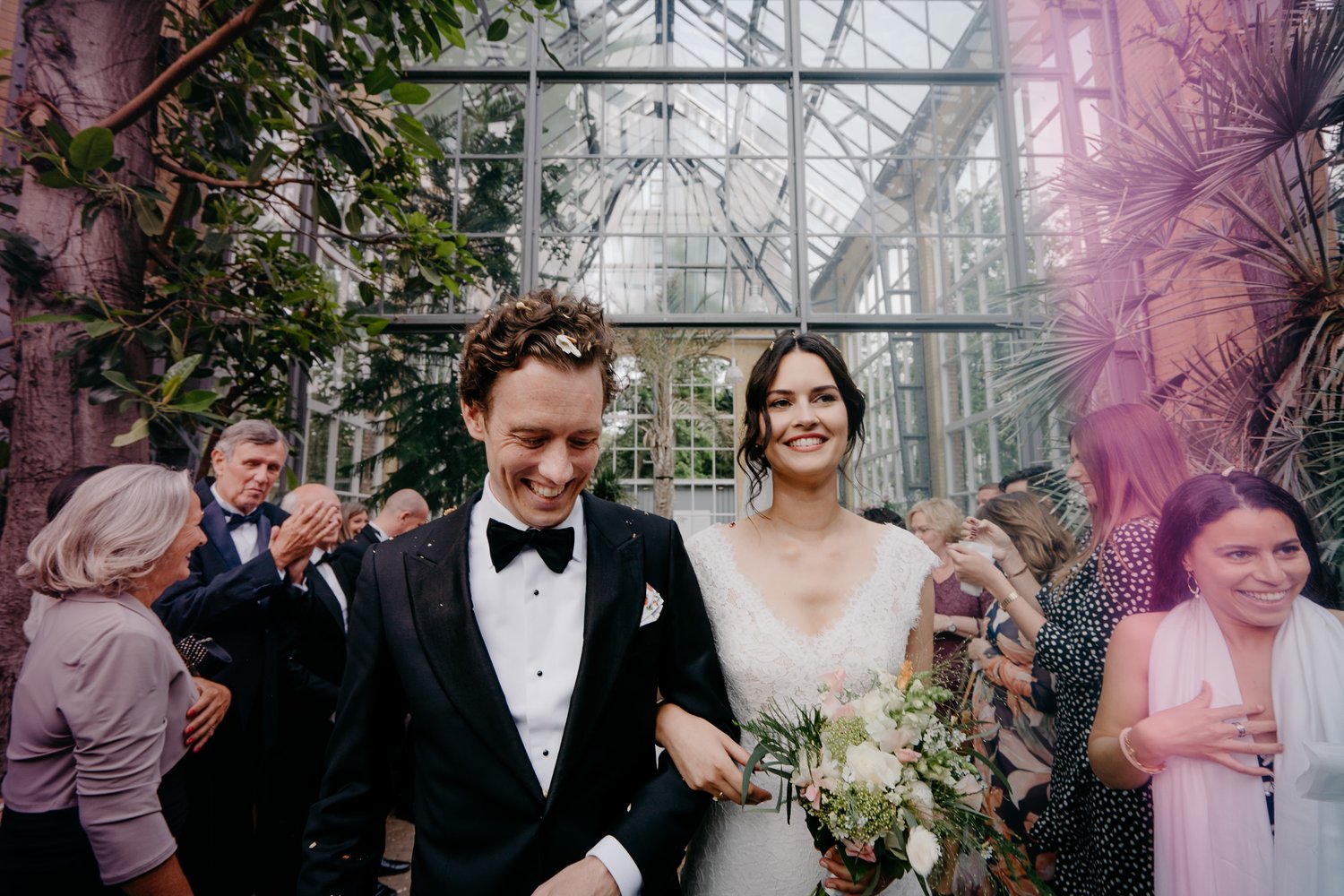 net getrouwd hortus amsterdam bruidsfotografie door mark hadden trouwfotograaf