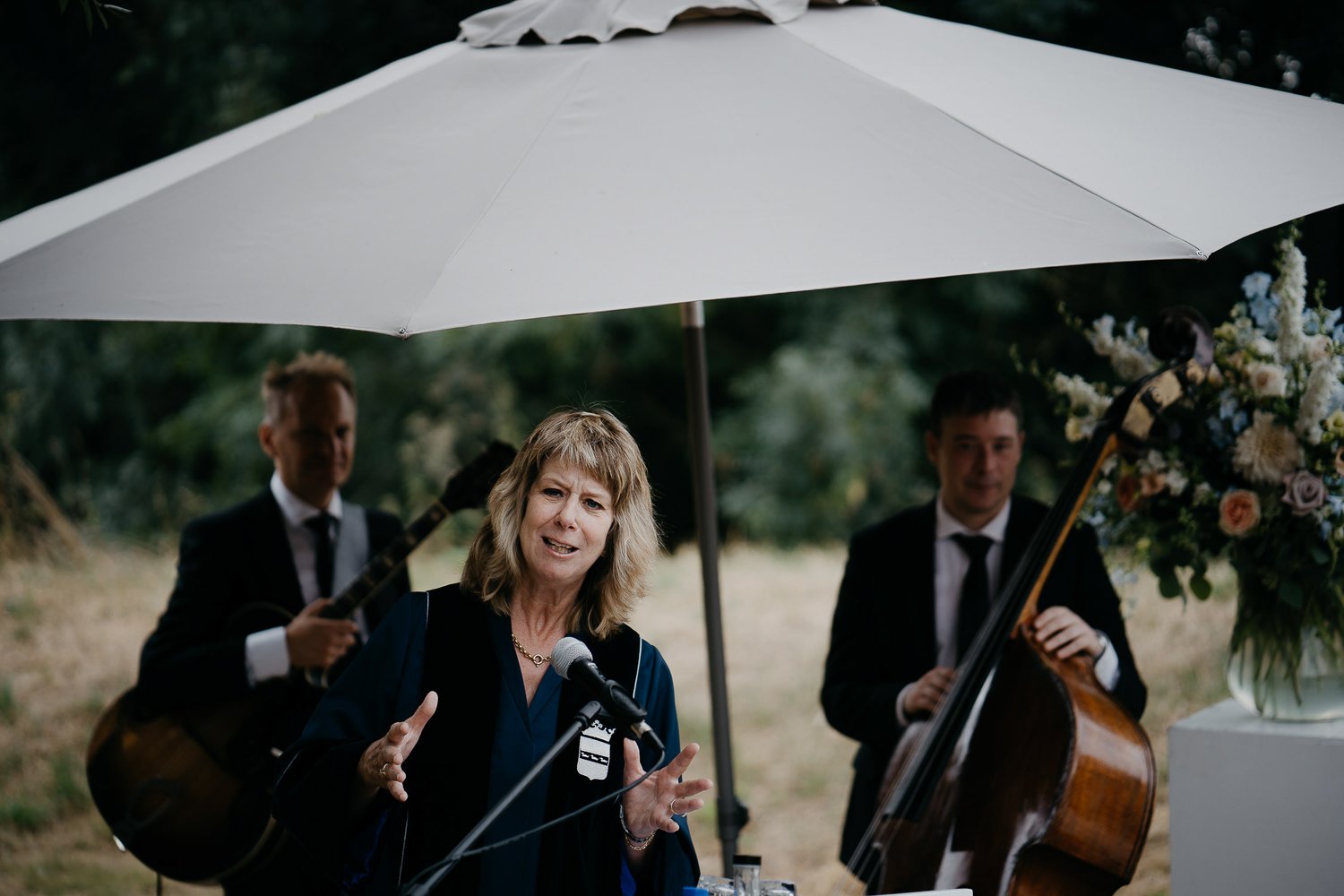 Beautiful wedding photography reportage by Mark Hadden