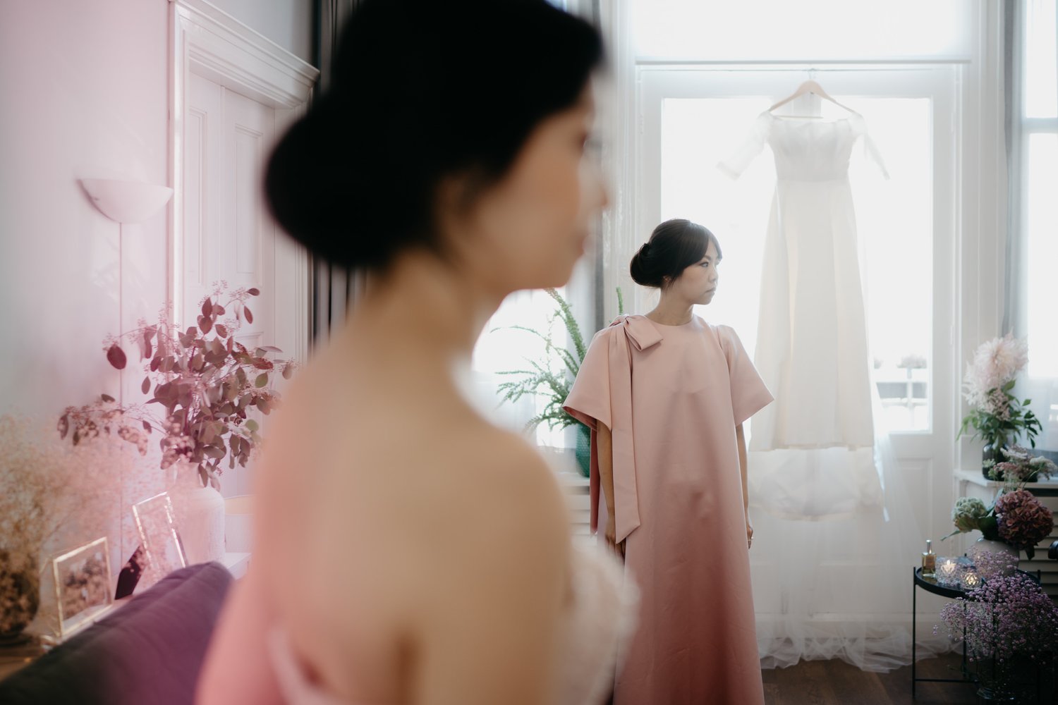 bridal preparation by mark hadden destination wedding photographer from amsterdam