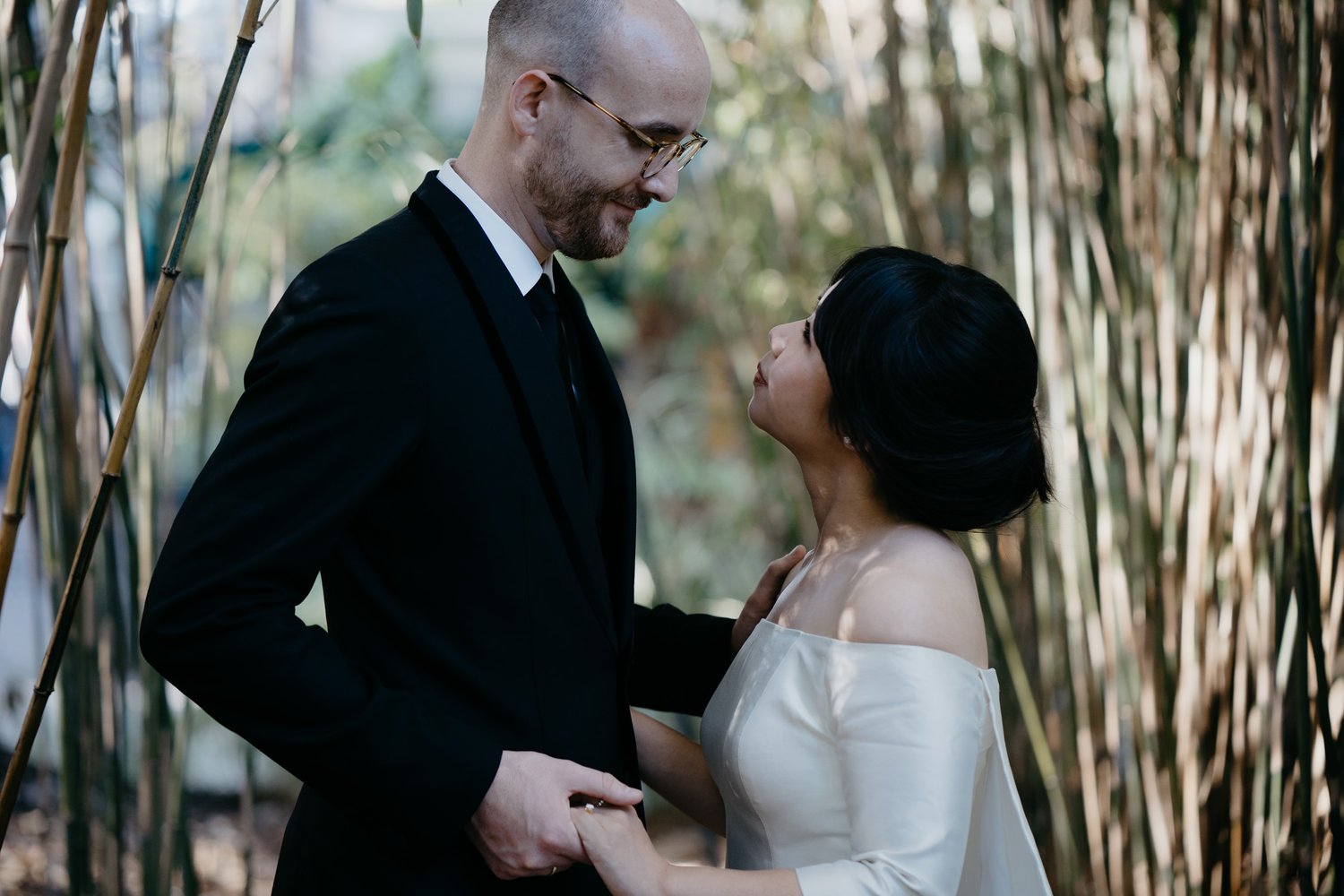 groom and bride marriage ceremony photography Amsterdam hortus
