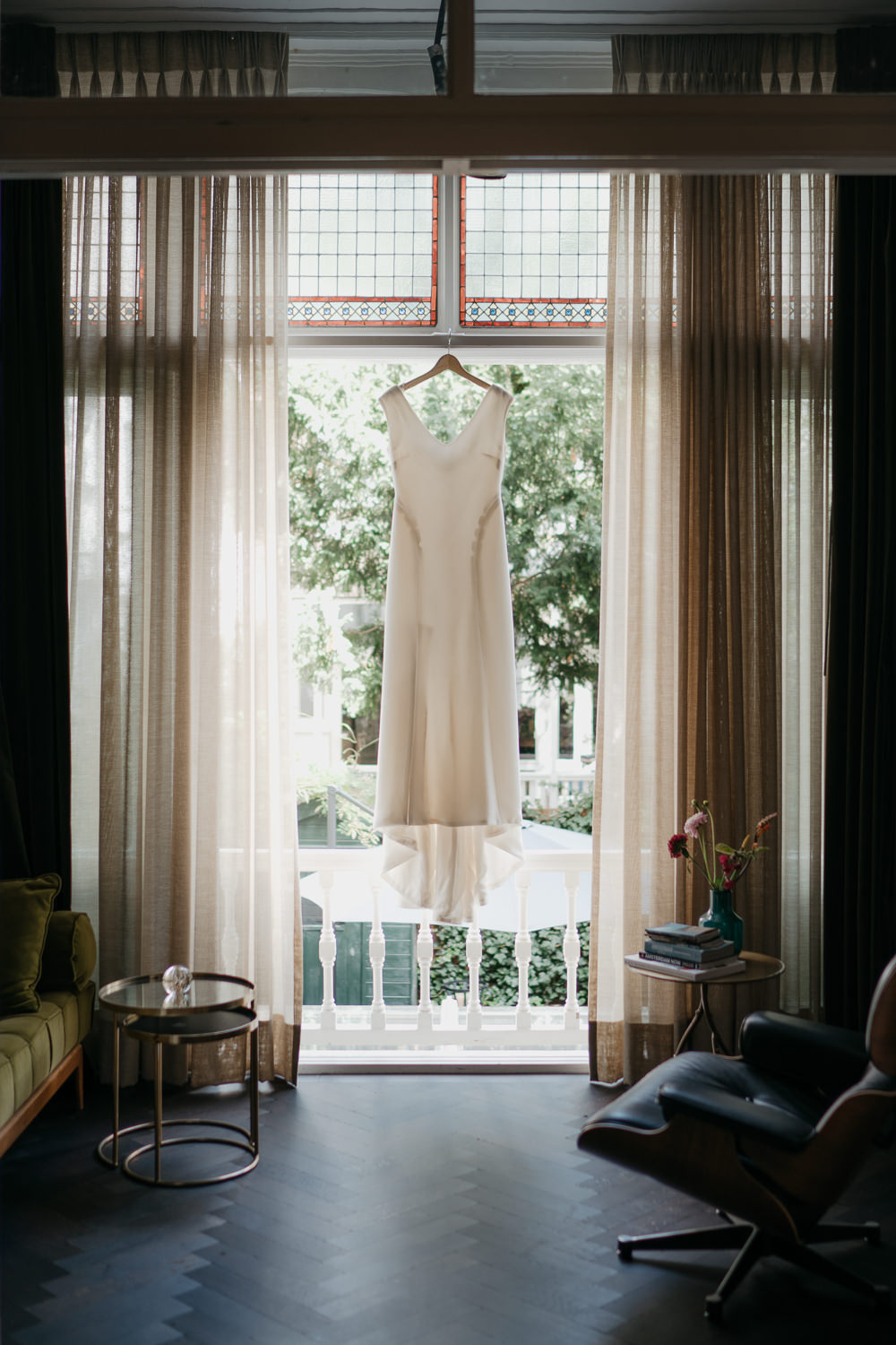 beautiful photograph of wedding dress by Mark Hadden amsterdam wedding photographer